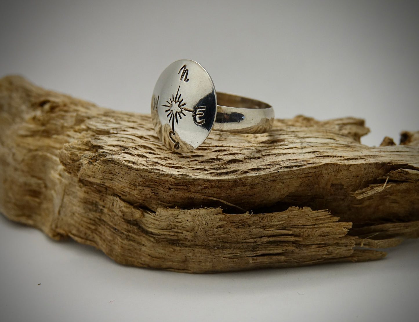 Compass Ring - Round - Size 7.75