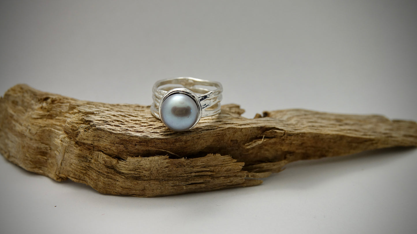 Grey Pearl Triple Band Ring - 10mm Pearl - Size 7.5
