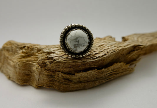 Howlite Ring - Round - Size 4.25