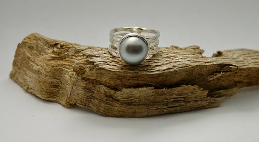 Grey Pearl Triple Band Ring - 10mm Pearl - Size 6.75